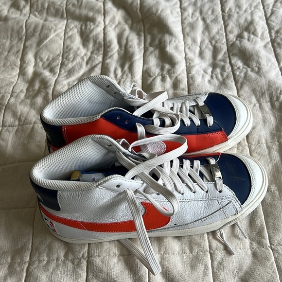 Men’s Nike Blazer Sneakers - Picture 3 of 10